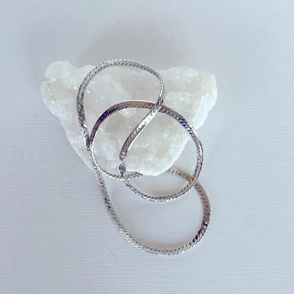 Trifari vintage Elegant Silver Chain Necklace - Picture 3 of 6